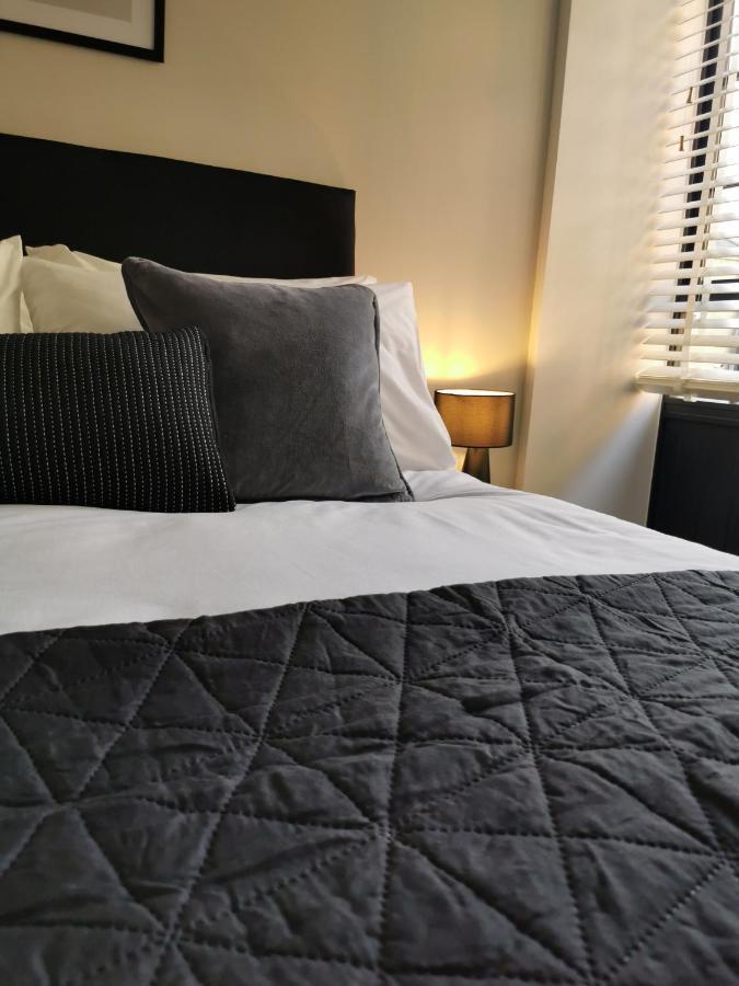Axiom Apartment - Beautiful Stylish 2 Bed. Cheltenham Zewnętrze zdjęcie