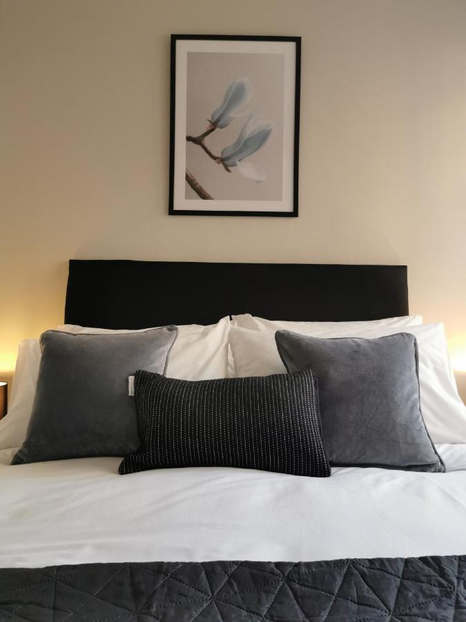 Axiom Apartment - Beautiful Stylish 2 Bed. Cheltenham Zewnętrze zdjęcie